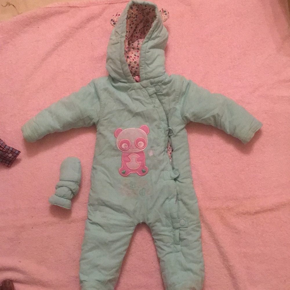 Baby puffers, with matching gloves / mittens